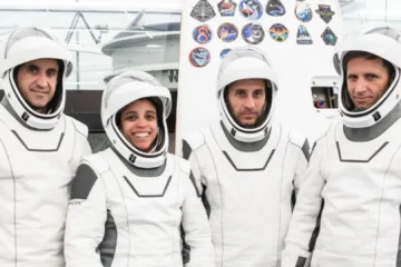 Cuatro astronautas vuelan hoy a la Estación Espacial: SpaceX intentará batir un récord y hacerlo en menos de ocho horas