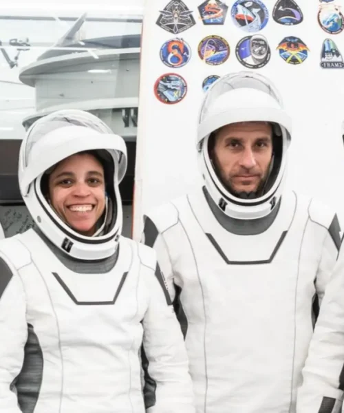 Cuatro astronautas vuelan hoy a la Estación Espacial: SpaceX intentará batir un récord y hacerlo en menos de ocho horas