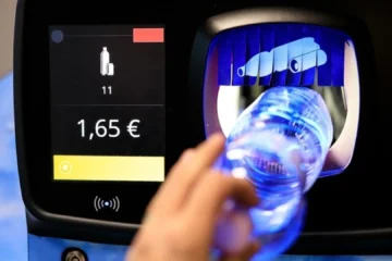 España prepara el nuevo depósito para botellas y latas: pagarás 10 céntimos por cada una que podrás recuperar